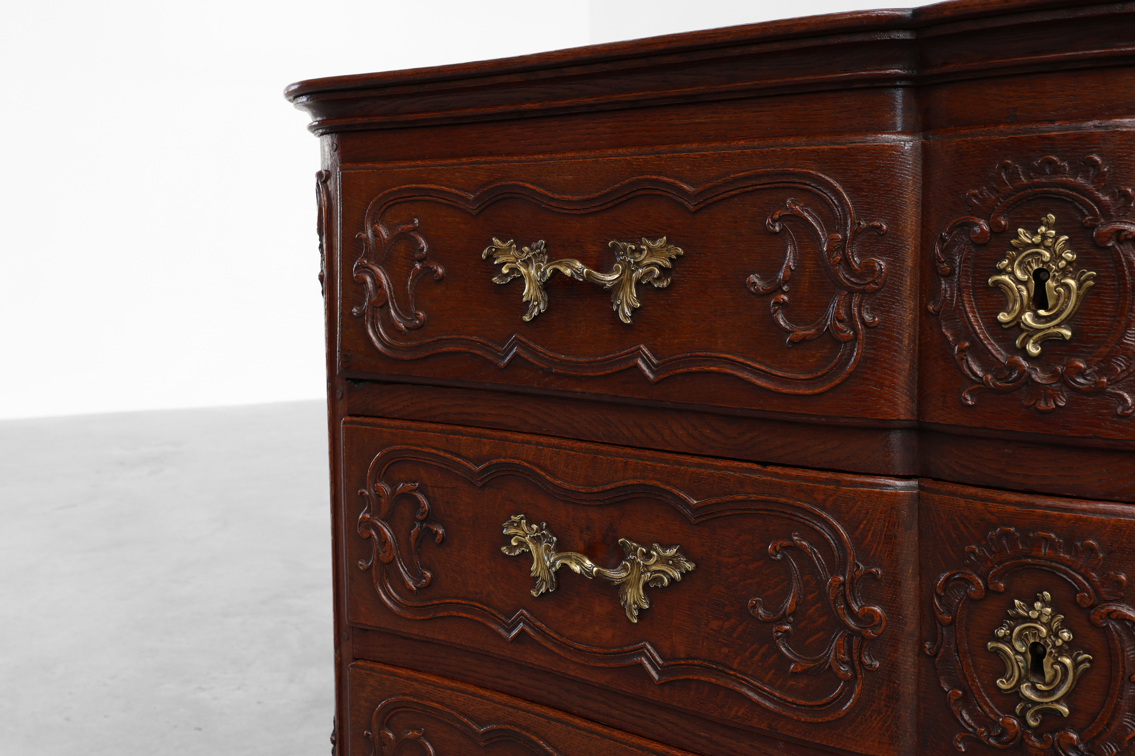 French 18th Century hand crafted oak chest of drawers in Louis XV stylethumbnail